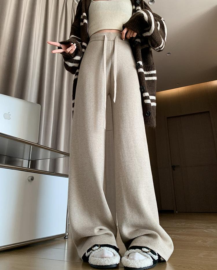 Sophisticated Pants with a Clean Classic Look