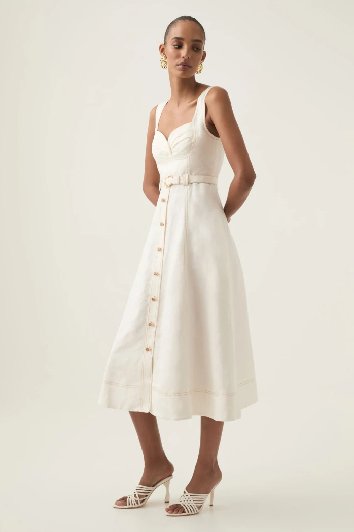 Well Tailored Dress with a Graceful Silhouette