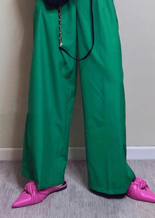 Effortlessly Elegant Pants with a Timeless Design
