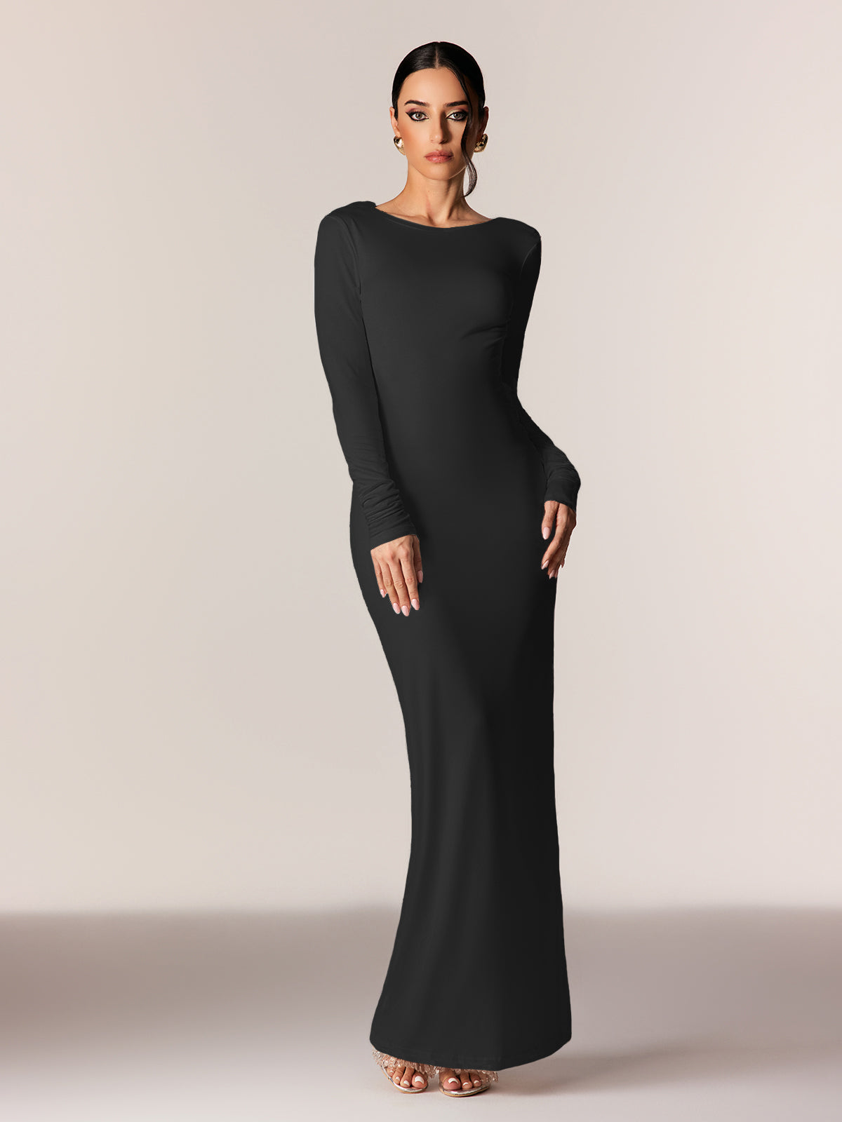 Beautifully Finished Dress in a Timeless Design