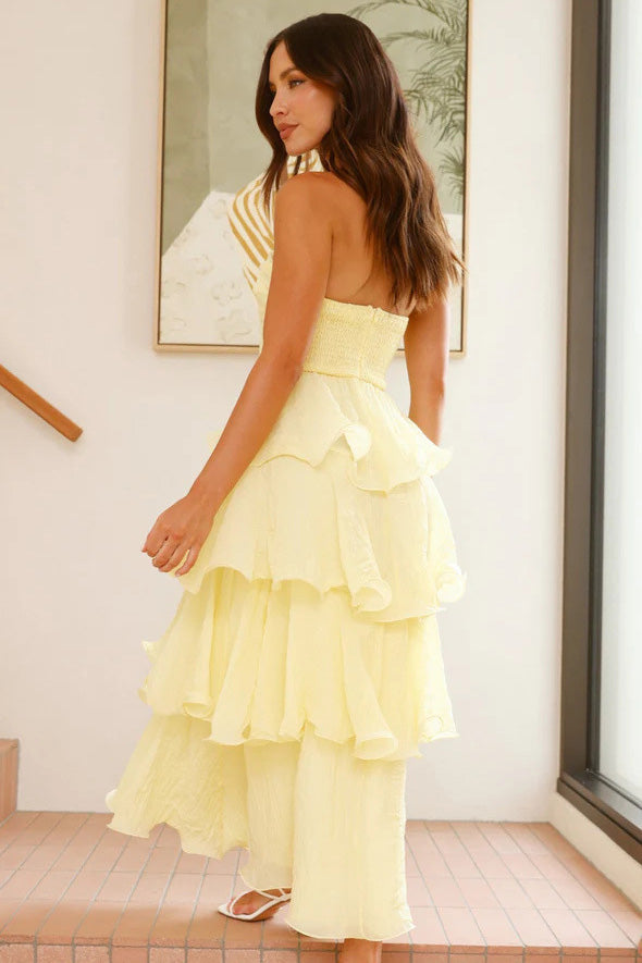Effortlessly Elegant Dress with a Timeless Design