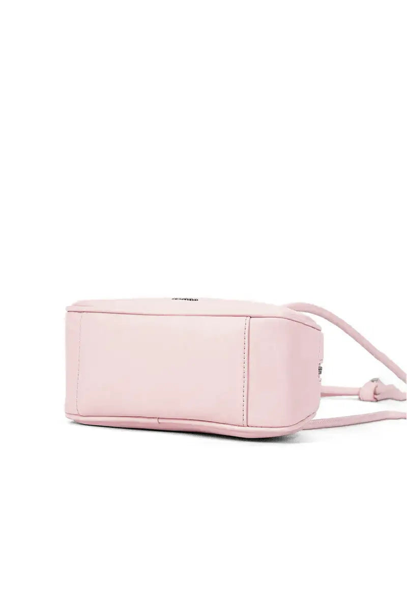Beautifully Finished Bag in a Timeless Design