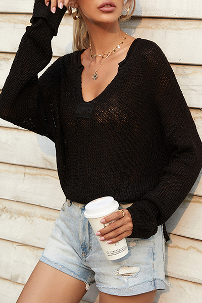 Well Tailored Sweater with a Graceful Silhouette