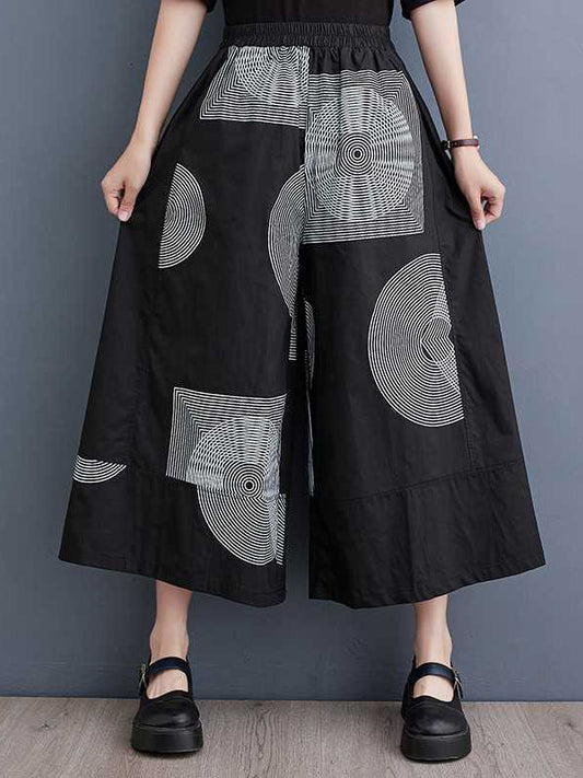 A Vintage Style Trousers with Delicate Timeless Details
