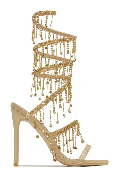 Effortlessly Elegant Heels with a Timeless Design