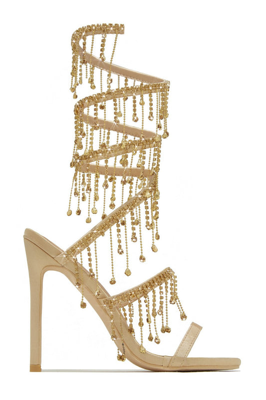Effortlessly Elegant Heels with a Timeless Design
