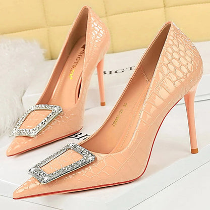 Polished Heels with an Effortless Classic Look