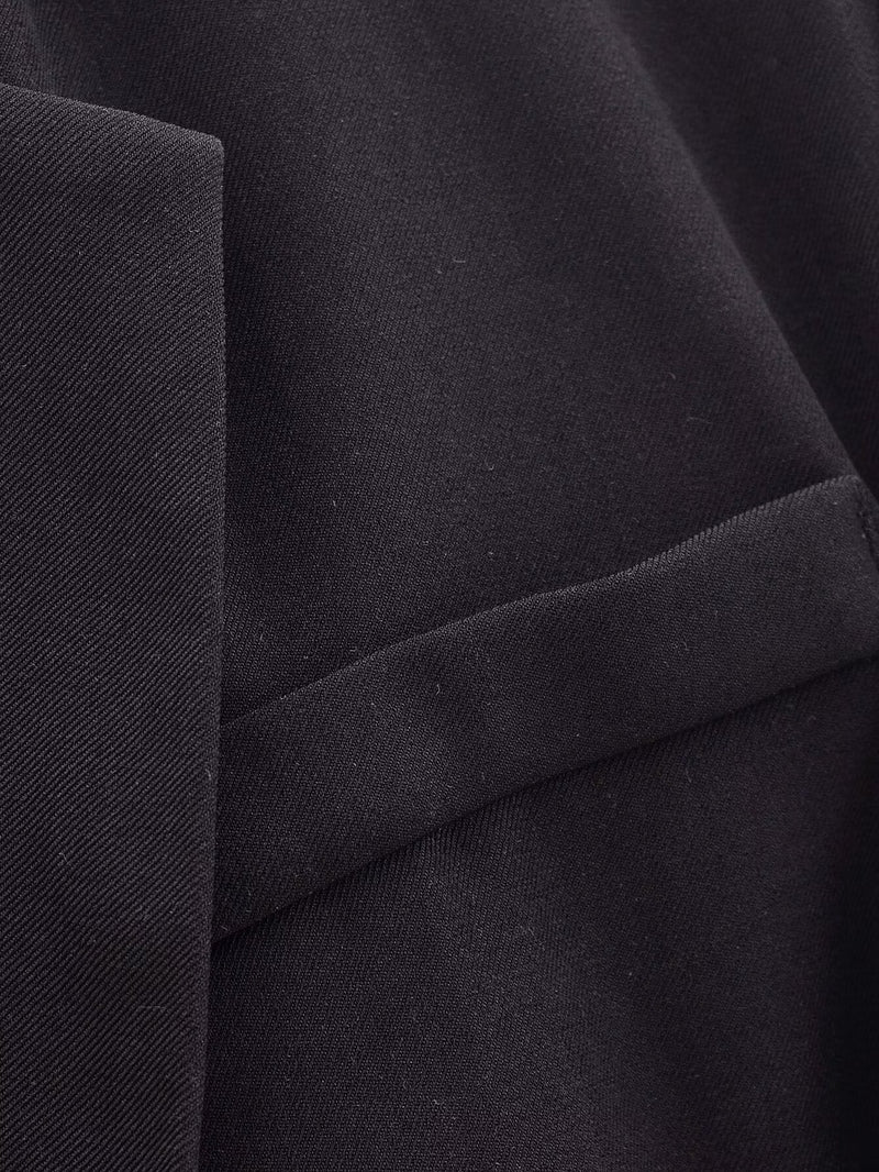 Effortlessly Elegant Garment with a Timeless Design