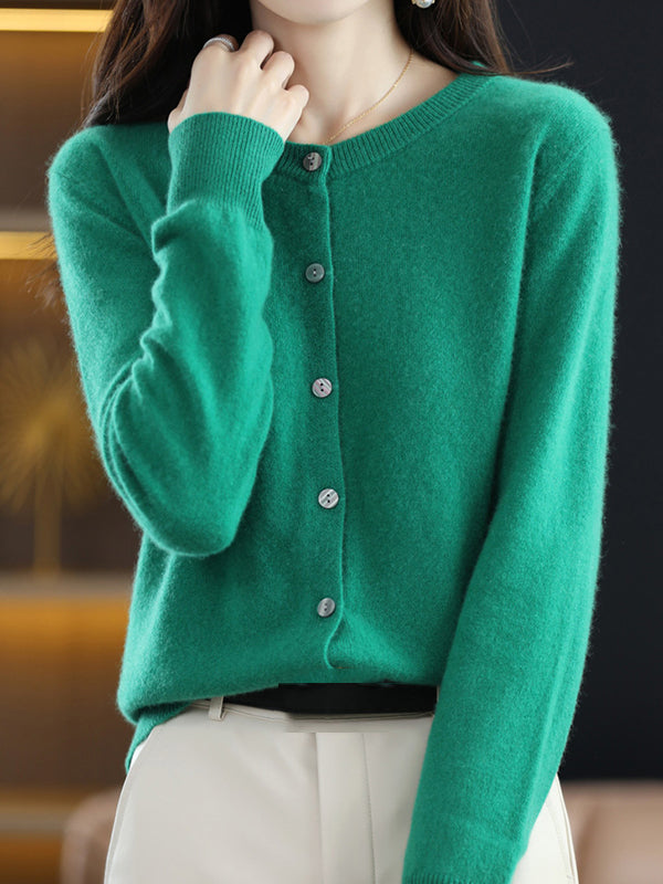 Well Tailored Cardigan with a Graceful Silhouette