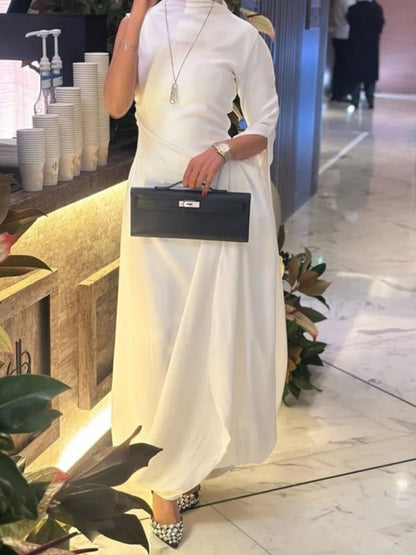 Beautifully Finished Dress in a Timeless Design