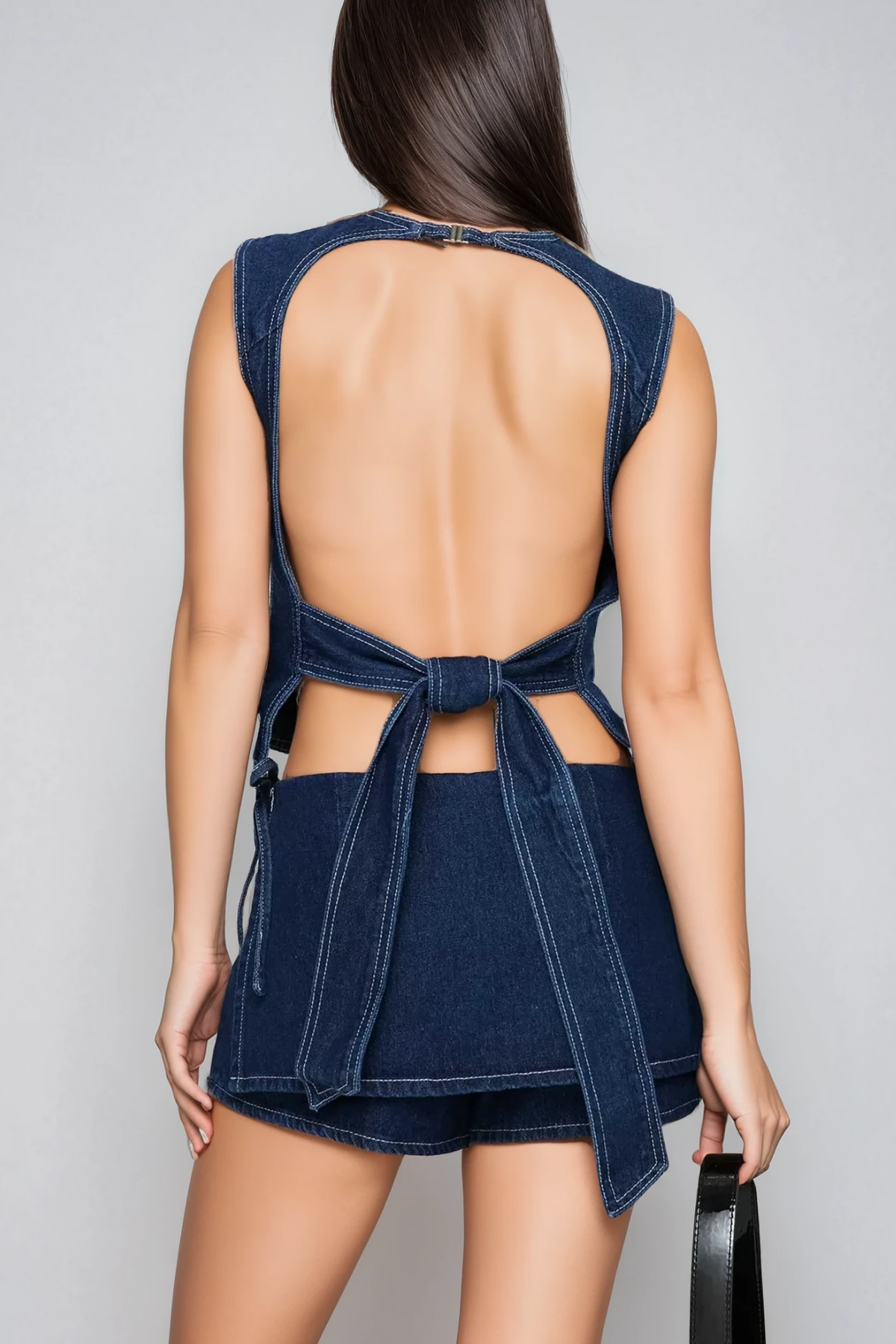 Effortlessly Elegant Garment with a Timeless Design