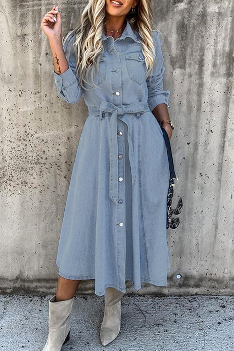 Beautifully Finished Dress in a Timeless Design
