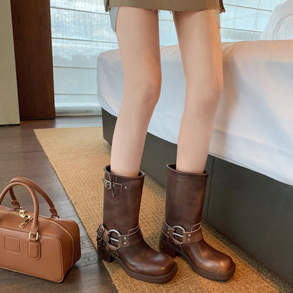 Beautifully Finished Boots in a Timeless Design