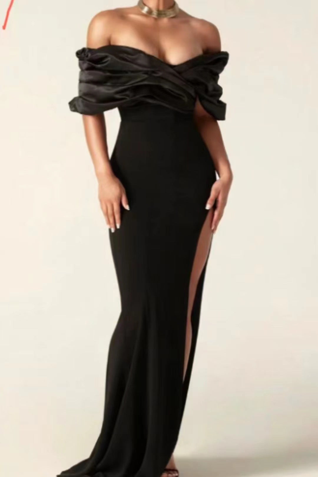 Effortlessly Elegant Dress with a Timeless Design
