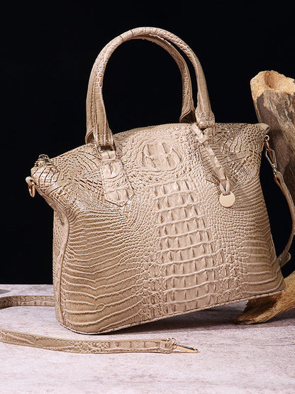 Gracefully Styled Bag for Any Occasion