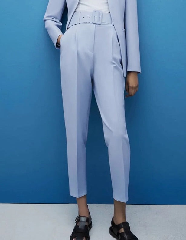 Classic Vintage Pants with a Flattering Fit