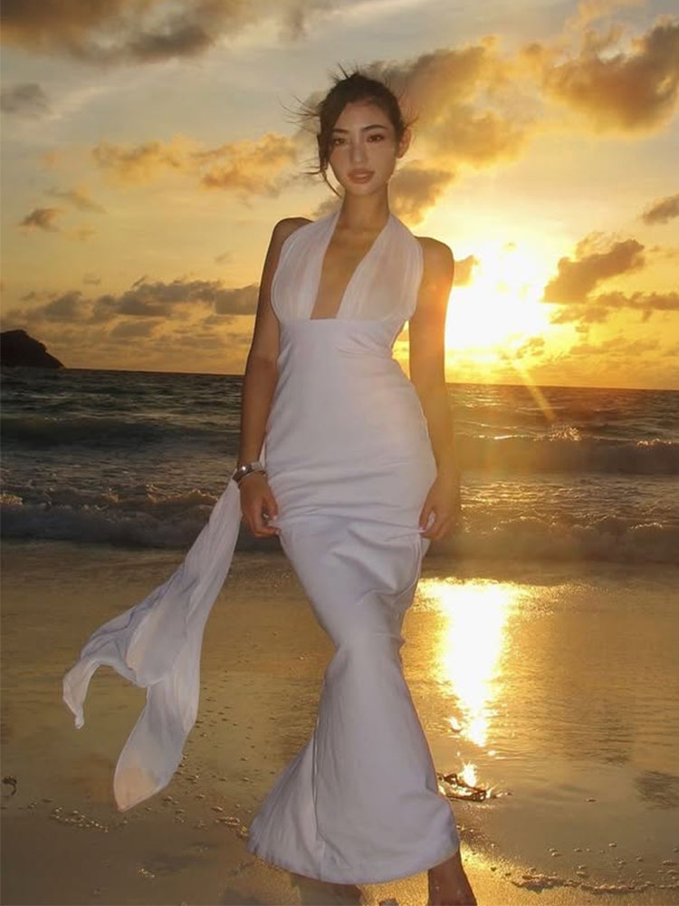 Sophisticated Garment with a Clean Classic Look