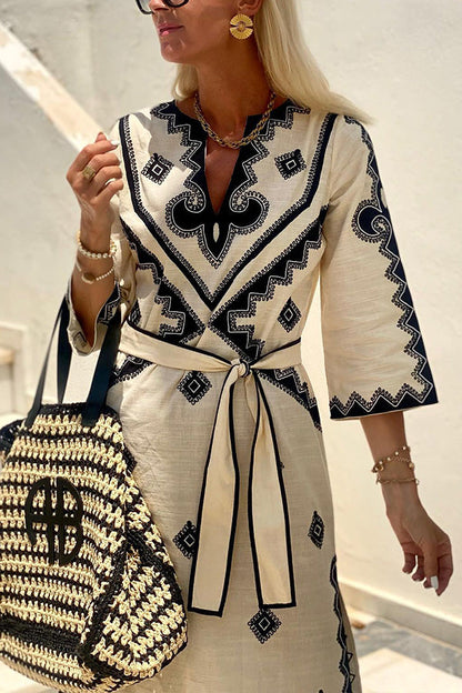 Well Tailored Dress with a Graceful Silhouette