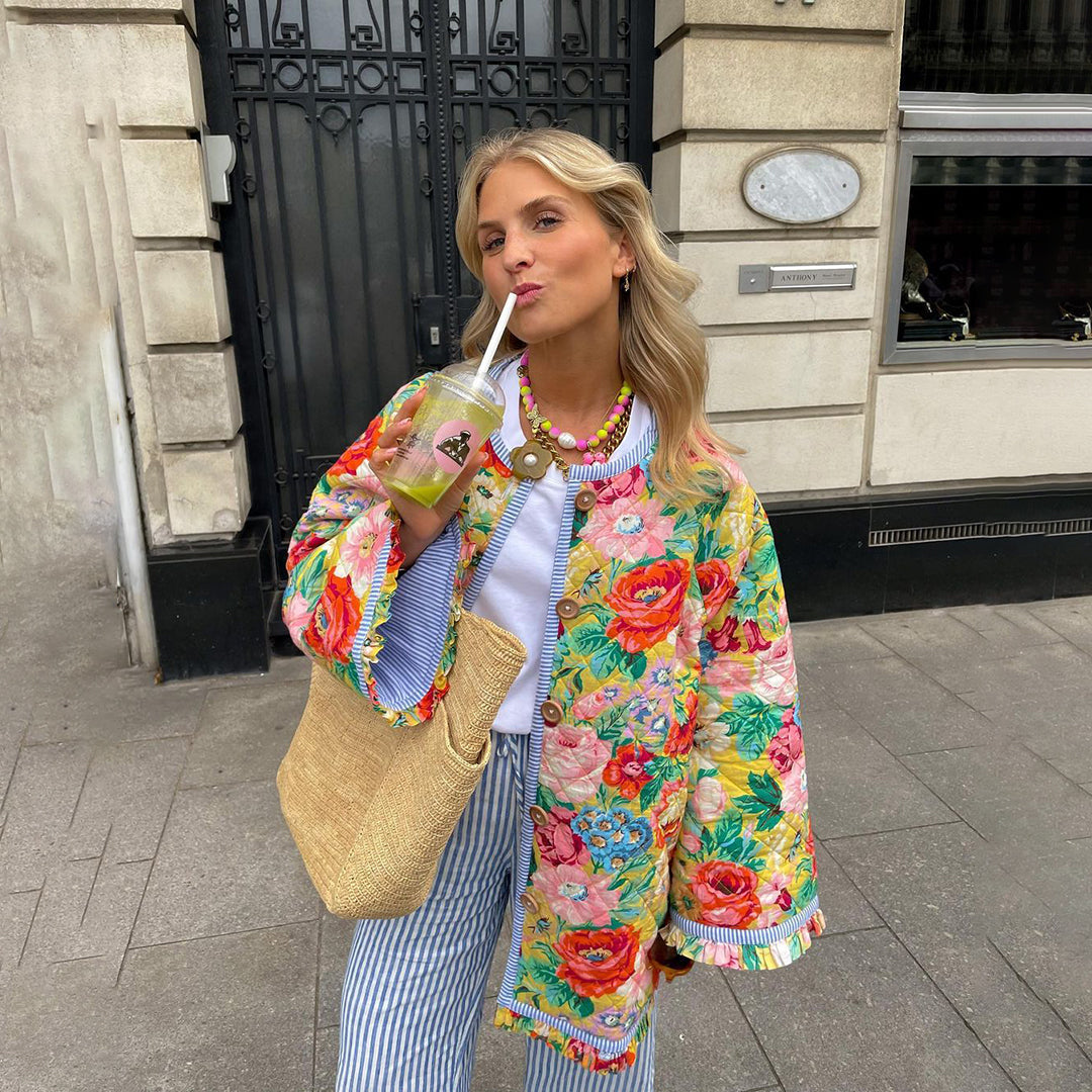 Effortlessly Elegant Jacket with a Timeless Design