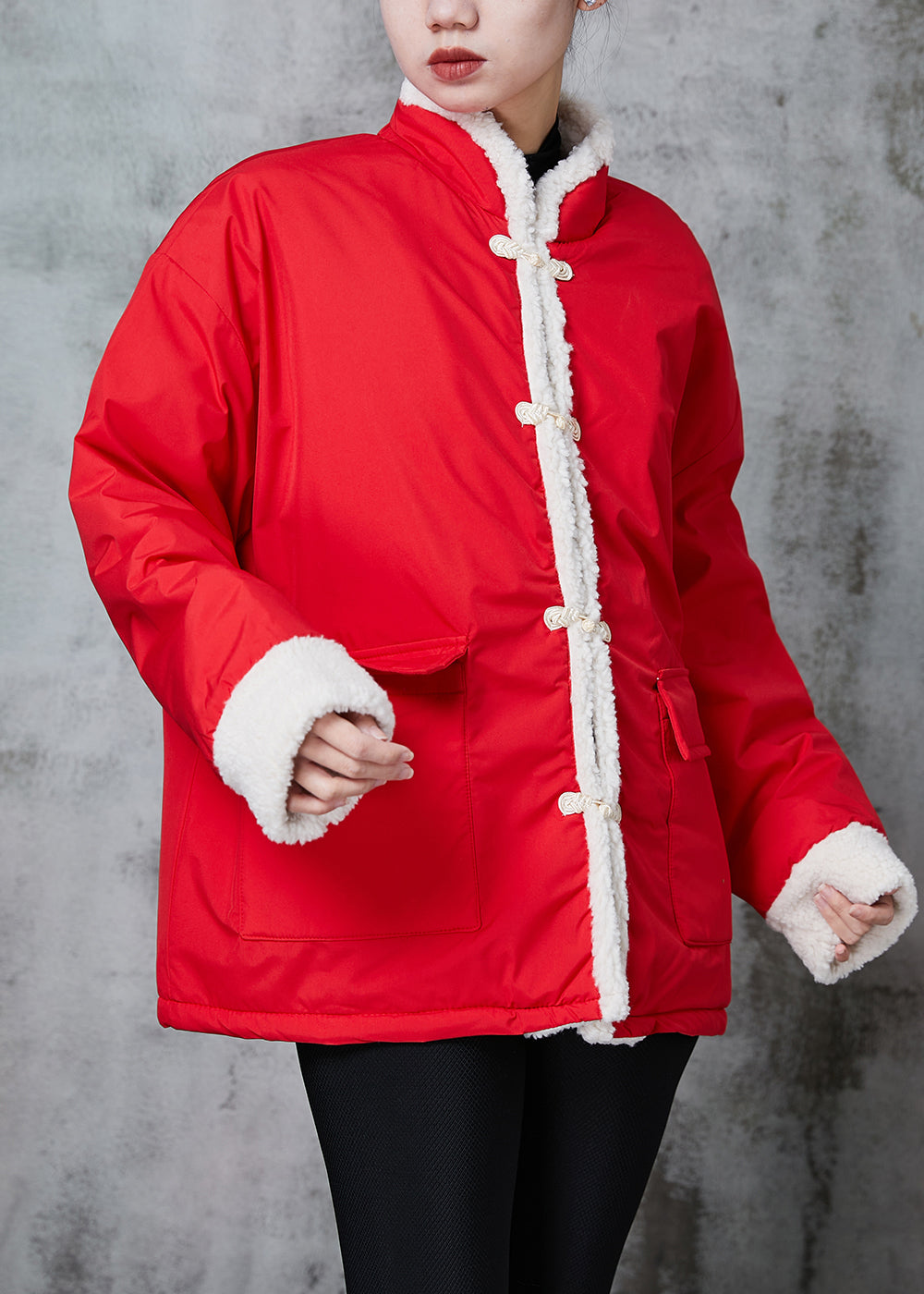 Effortlessly Elegant Jacket with a Timeless Design