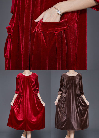 Beautifully Finished Dress in a Timeless Design