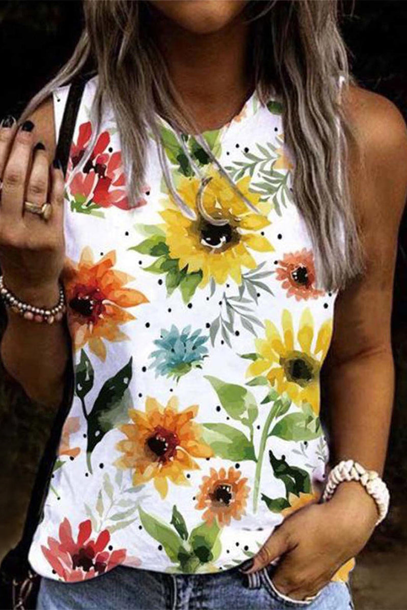 Well Tailored Top with a Graceful Silhouette