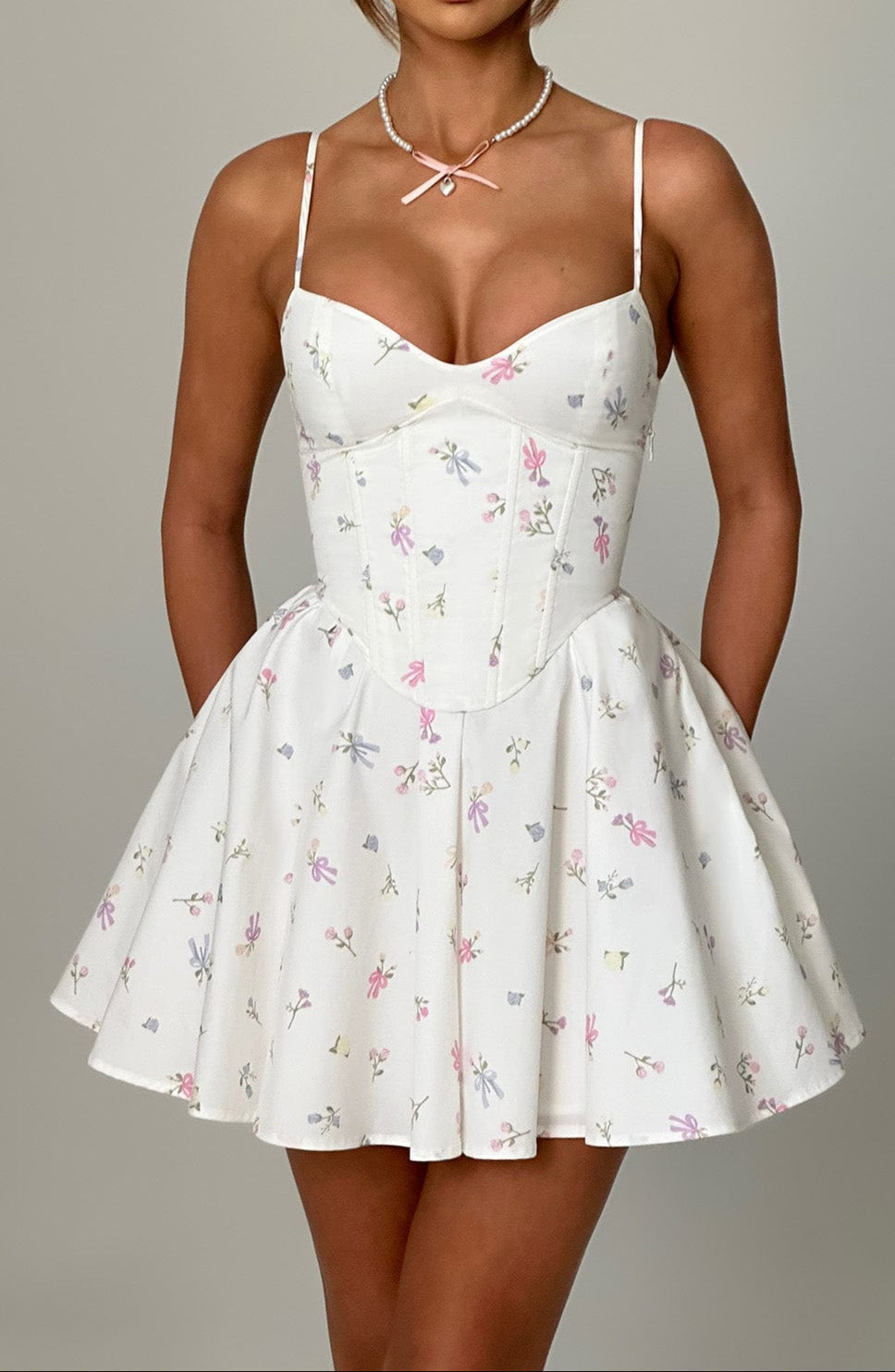 Beautifully Finished Dress in a Timeless Design