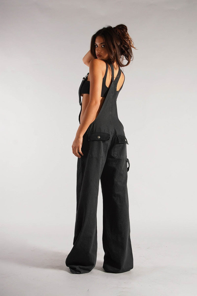 Sophisticated Garment with a Clean Classic Look
