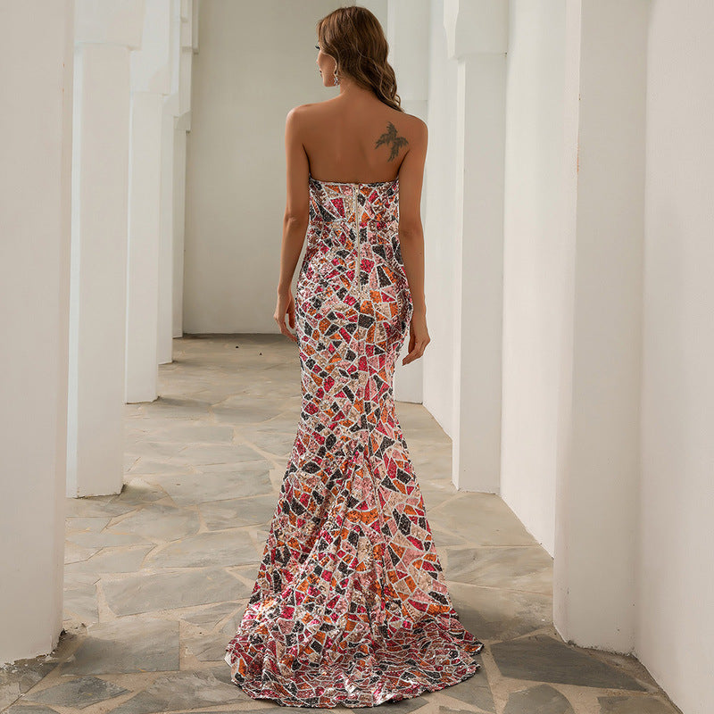 Well Tailored Dress with a Graceful Silhouette