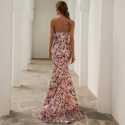 Well Tailored Dress with a Graceful Silhouette