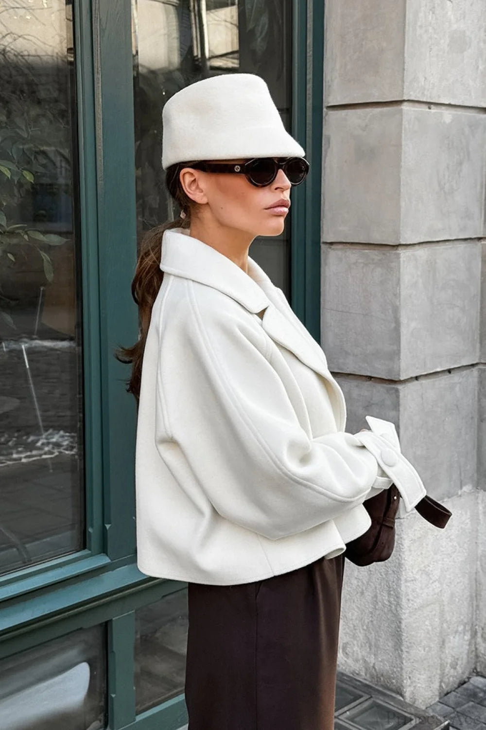 Well Tailored Coat with a Graceful Silhouette