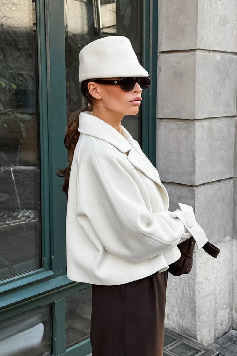Well Tailored Coat with a Graceful Silhouette