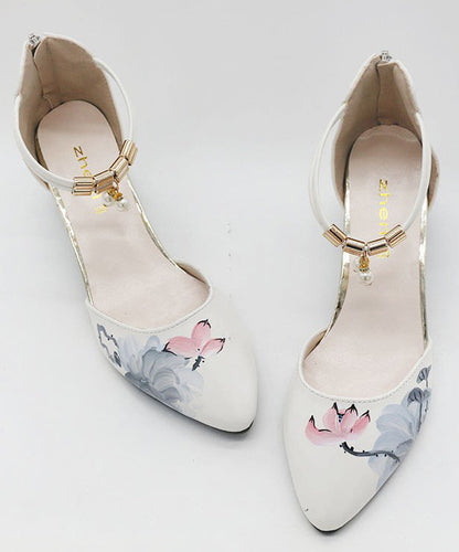Effortlessly Elegant Sandals with a Timeless Design