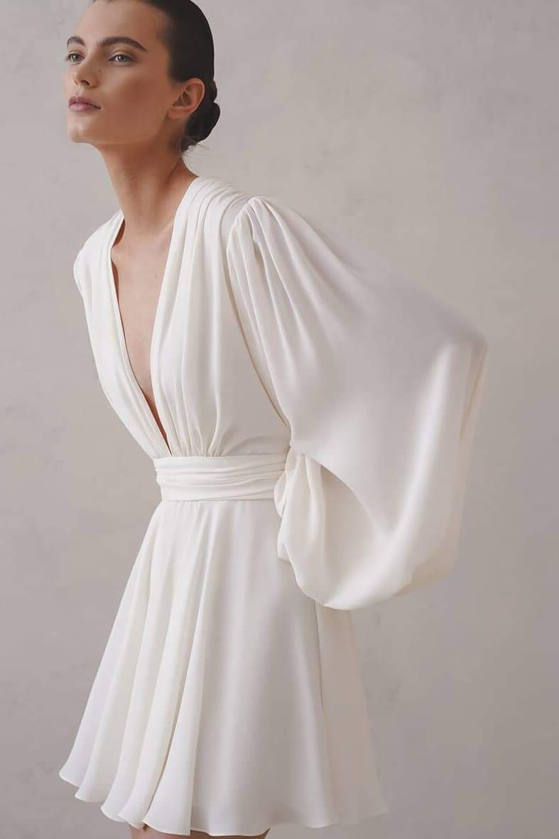 Effortlessly Elegant Dress with a Timeless Design