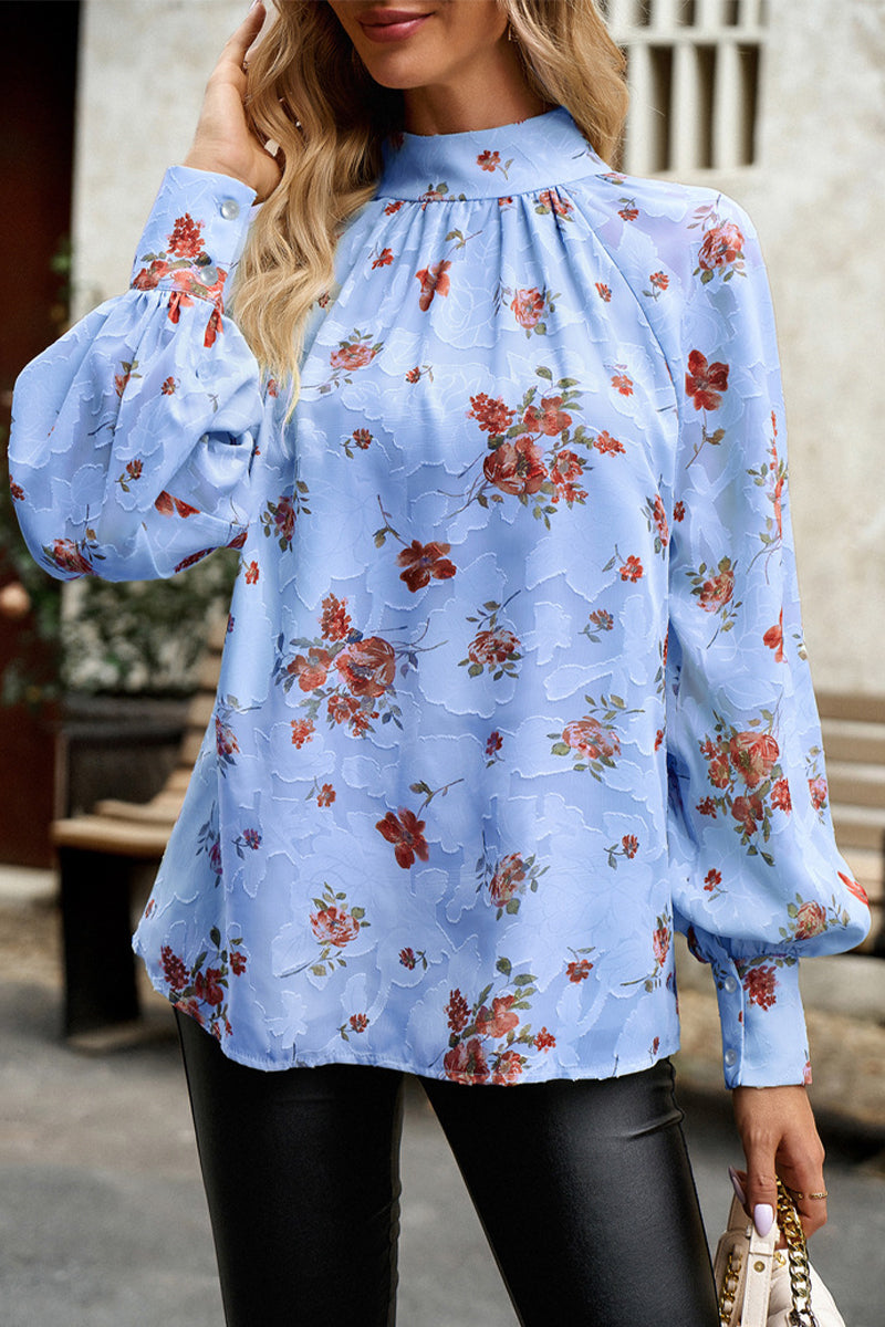 Well Tailored Top with a Graceful Silhouette