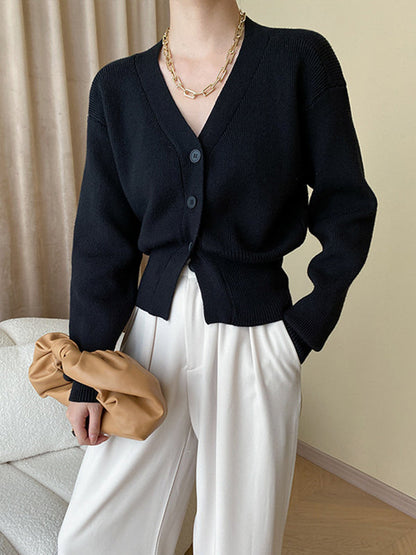 Well Tailored Cardigan with a Graceful Silhouette