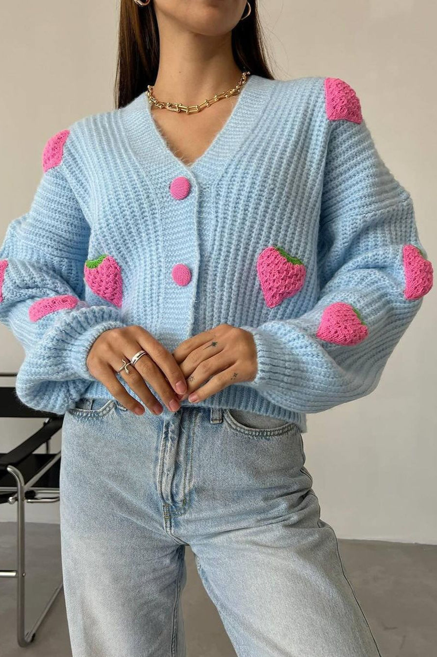 Well Tailored Sweater with a Graceful Silhouette