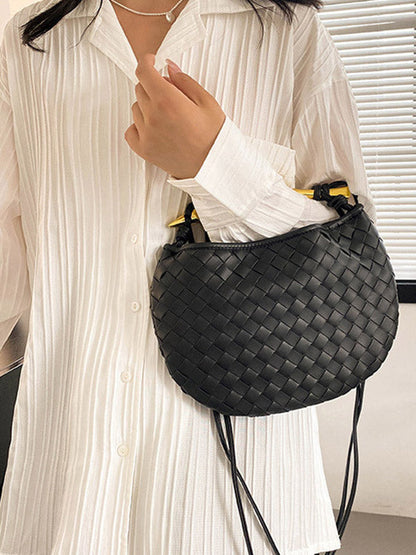 Well Tailored Bag with a Graceful Silhouette