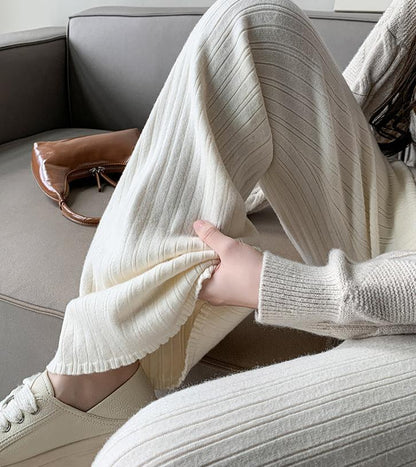 Gracefully Styled Pants for Any Occasion