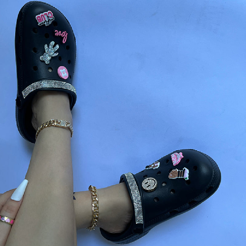 Effortlessly Elegant Shoes with a Timeless Design