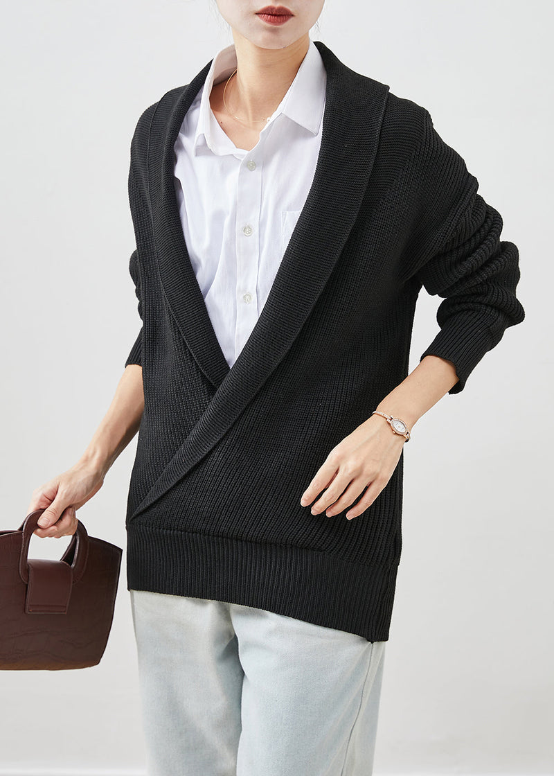 Well Tailored Sweater with a Graceful Silhouette