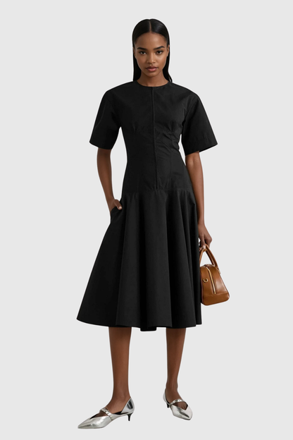 Effortlessly Elegant Dress with a Timeless Design