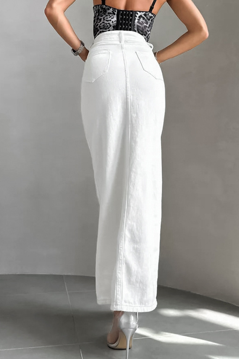 Gracefully Styled Garment for Any Occasion