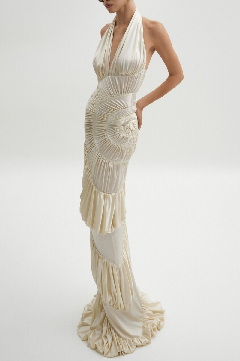 Beautifully Finished Dress in a Timeless Design