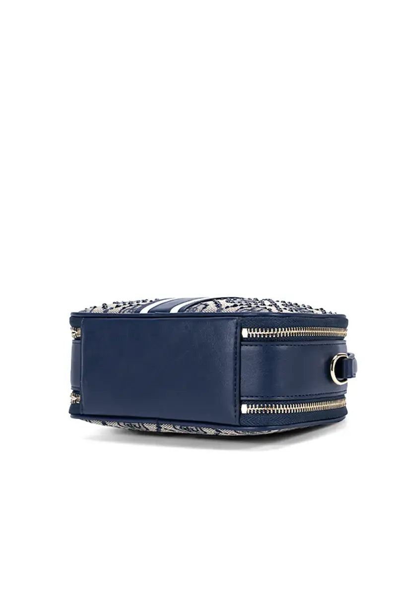 Beautifully Finished Bag in a Timeless Design