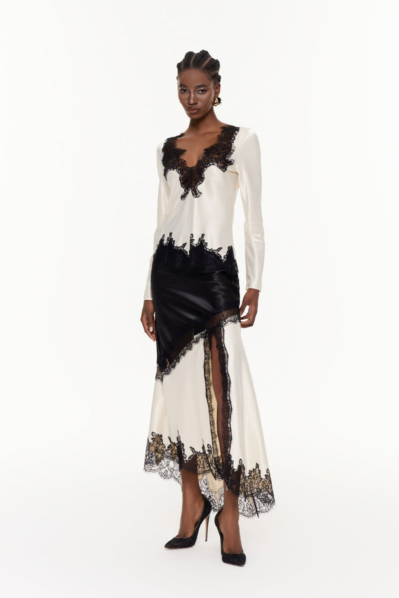 Beautifully Finished Garment in a Timeless Design