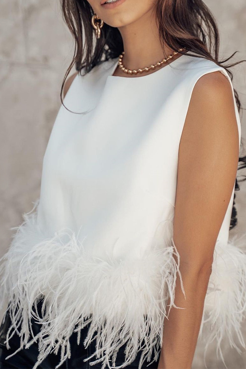 Well Tailored Top with a Graceful Silhouette