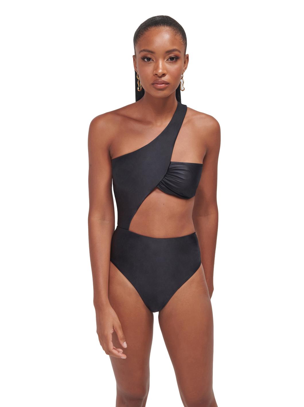 Well Tailored Swimsuit with a Graceful Silhouette