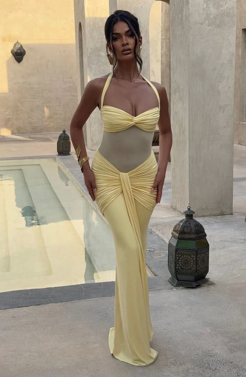 Beautifully Finished Dress in a Timeless Design