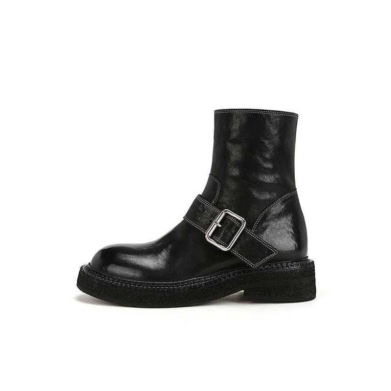 Well Tailored Boots with a Graceful Silhouette